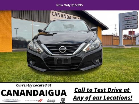 Used 2017 Nissan Altima 2.5 SR w/ Midnight Edition Package FWD image 7