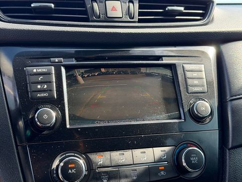 Used 2020 Nissan Rogue S FWD image 33