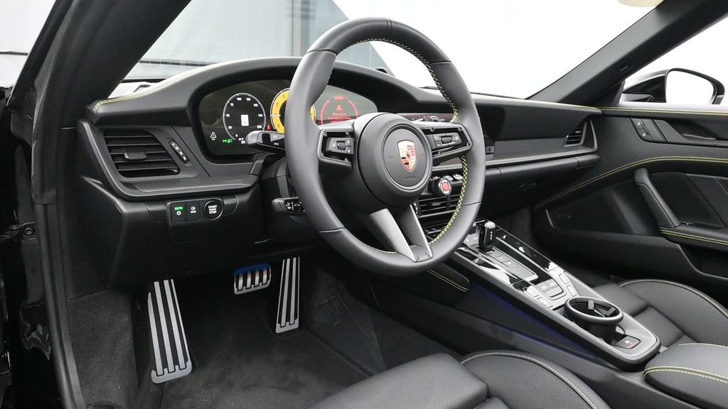 Certified 2026 Porsche 911 Targa 4 GTS AWD/4WD image 5