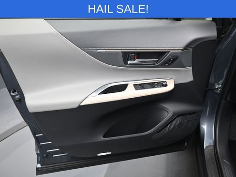 Certified 2024 Toyota Venza XLE image 11