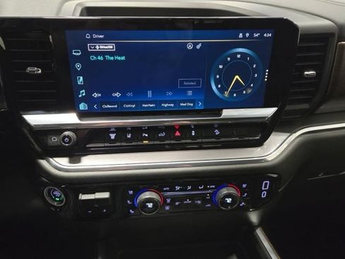 Used 2025 Chevrolet Silverado 3500 High Country w/ Technology Package AWD/4WD image 31