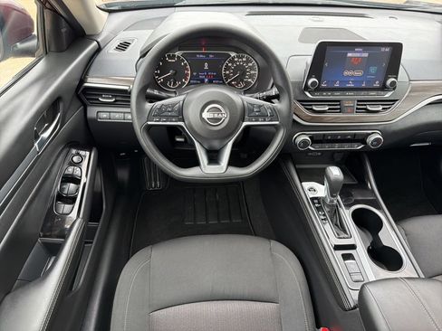 Used 2023 Nissan Altima 2.5 SV AWD/4WD image 23