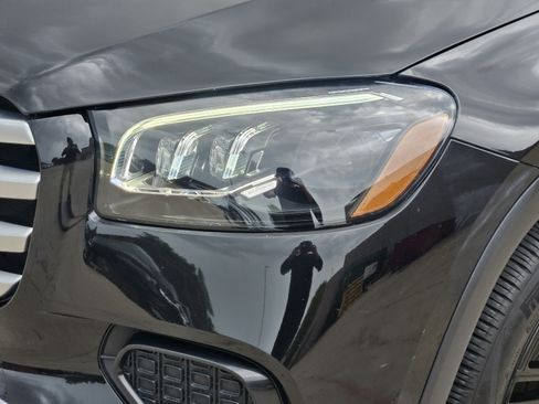 Used 2024 Mercedes-Benz GLS 450 4MATIC image 27