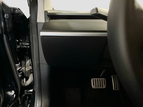 Used 2020 Tesla Model 3 image 10