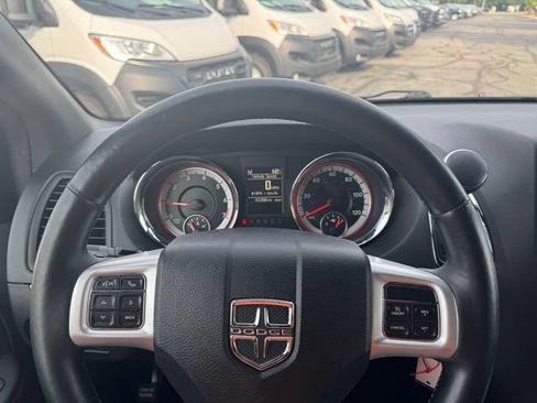 Certified 2017 Dodge Grand Caravan GT FWD image 23