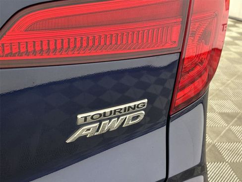 Used 2018 Honda Pilot Touring image 11
