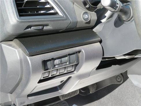 Used 2022 Subaru Impreza 2.0i Premium image 11