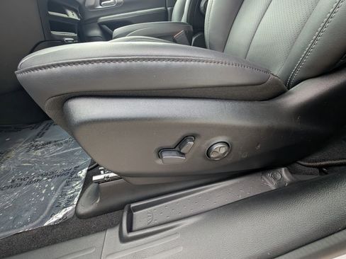 New 2026 Chrysler Pacifica Select FWD image 17