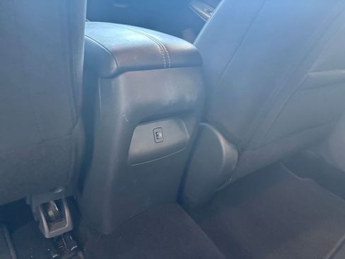 Used 2025 Nissan Sentra SV FWD image 21