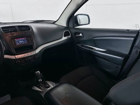 Used 2015 Dodge Journey SXT w/ Flexible Seating Group image 21