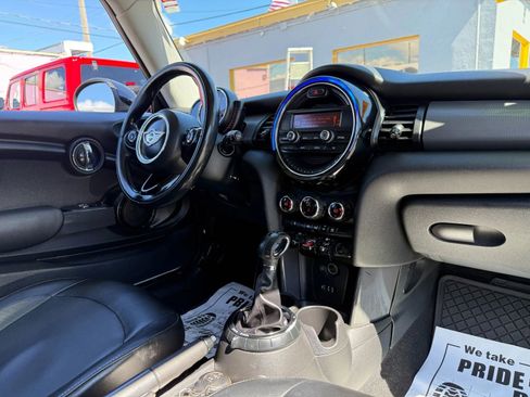 Used 2015 MINI Cooper 2-Door Hardtop image 17