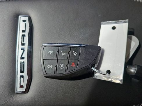 Used 2025 GMC Yukon Denali image 35