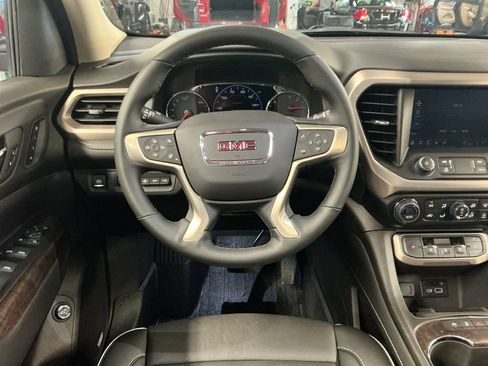 Used 2023 GMC Acadia Denali w/ Denali Ultimate Package AWD/4WD image 17