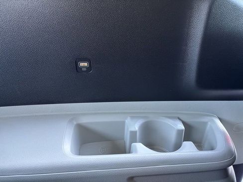 Certified 2023 Kia Carnival LX image 37