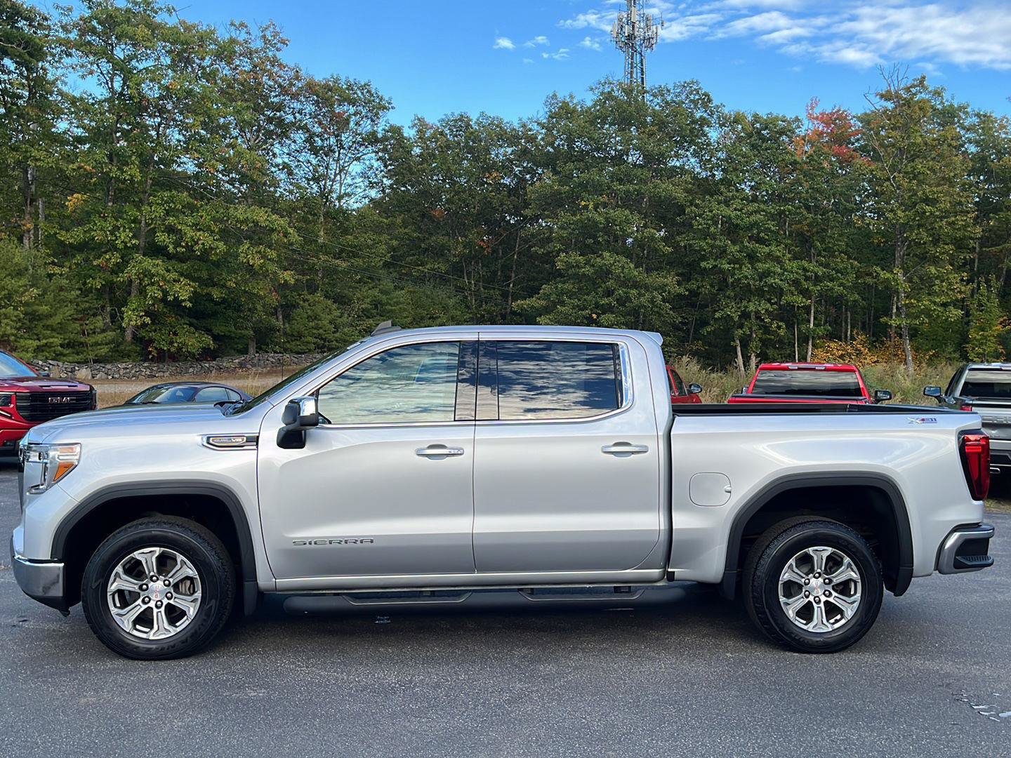 Used 2022 GMC Sierra 1500 SLE AWD/4WD image 2