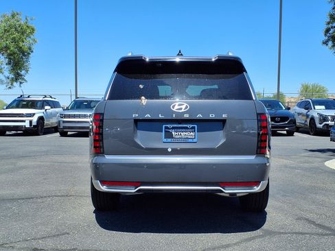 New 2026 Hyundai Palisade Calligraphy FWD image 5