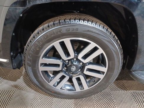 Used 2024 Toyota 4Runner Limited image 19