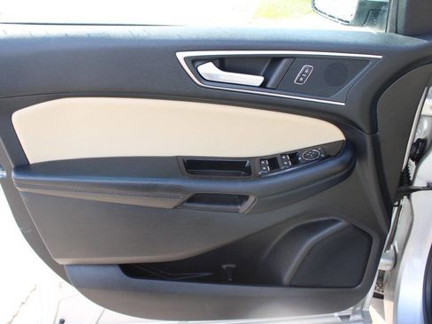 Used 2017 Ford Edge SEL w/ Equipment Group 201A AWD/4WD image 9