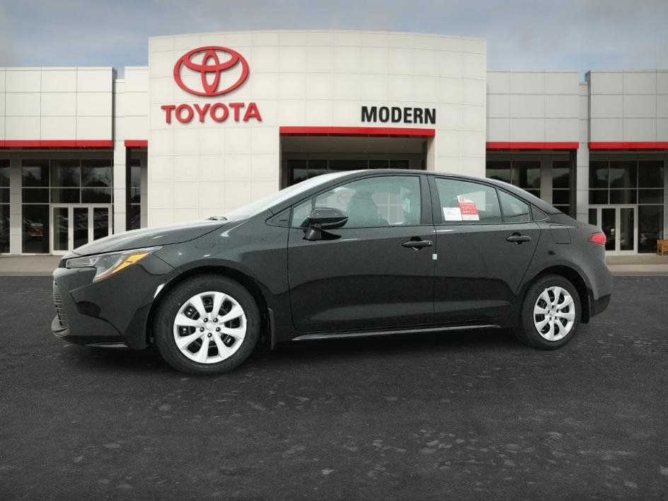 New 2026 Toyota Corolla LE FWD image 4