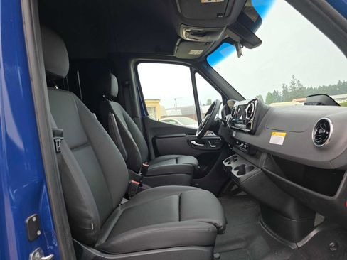 Used 2026 Mercedes-Benz Sprinter 2500 image 10