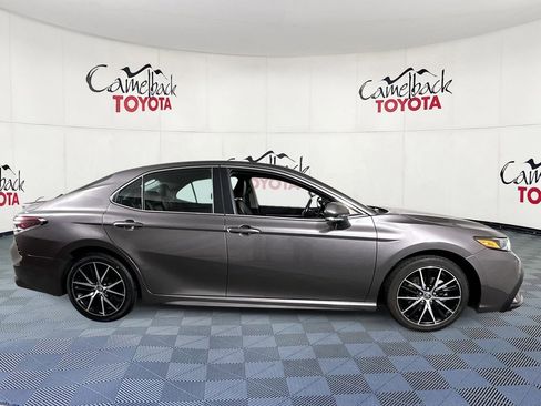 Used 2023 Toyota Camry SE image 8