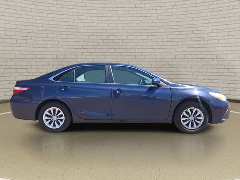 Used 2017 Toyota Camry LE FWD image 4
