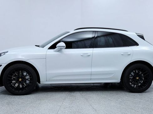 Used 2020 Porsche Macan Turbo image 2