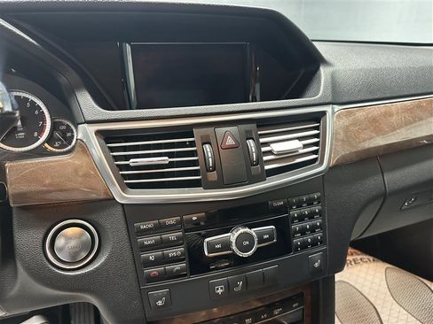 Used 2013 Mercedes-Benz E 350 4MATIC Sedan image 22