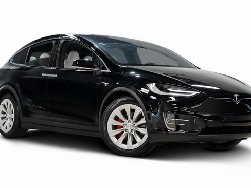 Used 2021 Tesla Model X Performance image 2