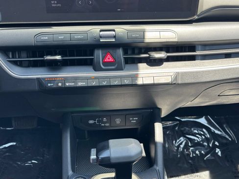 Used 2025 Kia K4 FWD image 17