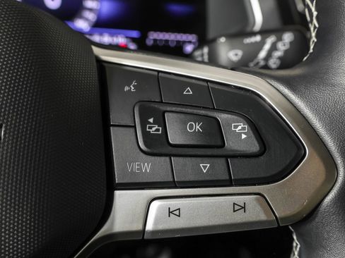 Used 2024 Volkswagen Tiguan SE image 27