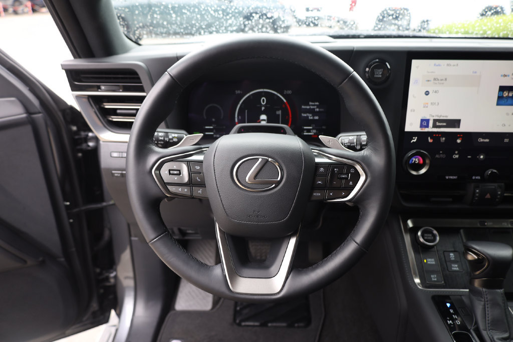 Used 2026 Lexus GX 550 w/ Cold Area Package AWD/4WD image 13