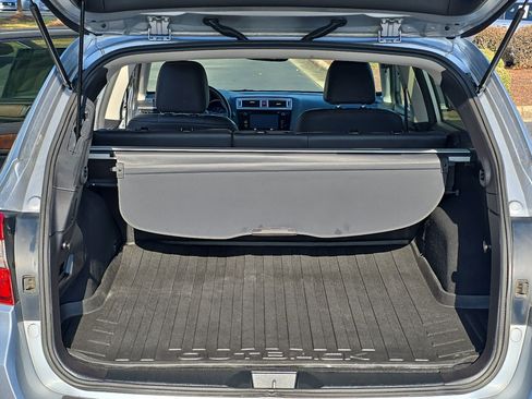 Used 2016 Subaru Outback 2.5i Limited image 12