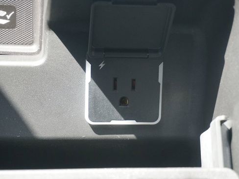 New 2025 GMC Sierra 1500 SLT w/ SLT Premium Plus Package image 33