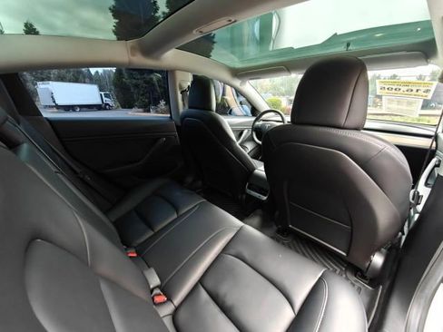 Used 2019 Tesla Model 3 Mid Range image 28
