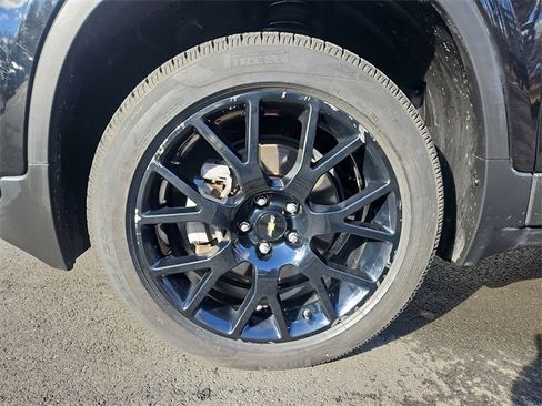 Certified 2021 Chevrolet Trax LT w/ Midnight Edition image 31