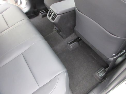 Used 2025 Lexus UX 300h AWD image 21