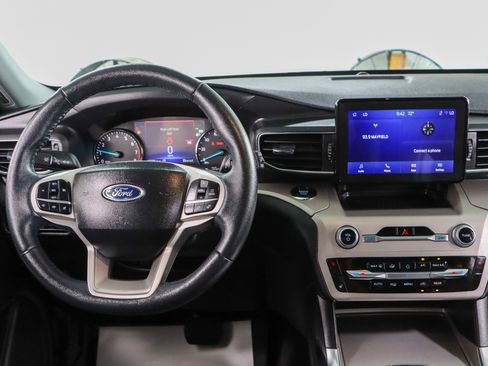 Used 2023 Ford Explorer XLT w/ Equipment Group 202A image 17