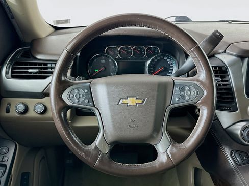 Used 2018 Chevrolet Suburban LT AWD/4WD image 18
