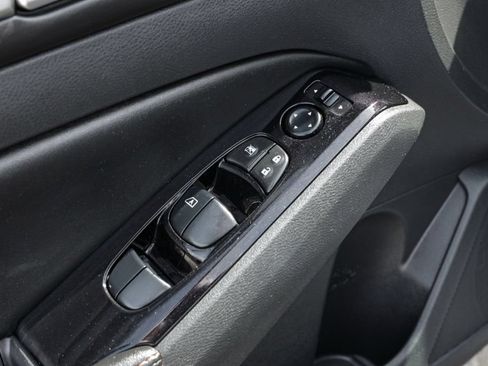 Used 2024 Nissan Altima 2.5 SR FWD image 15