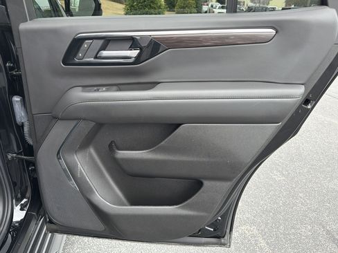 Used 2025 Chevrolet Tahoe LS image 16