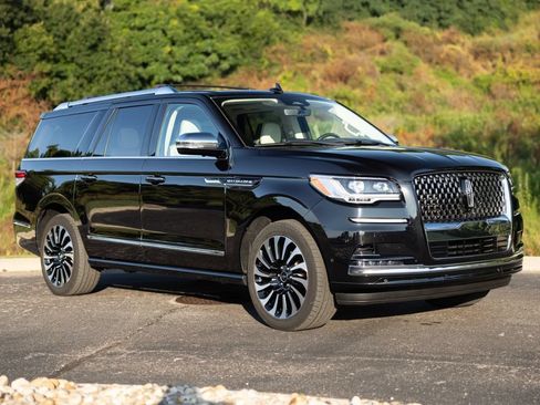 Used 2022 Lincoln Navigator L Black Label AWD/4WD image 9