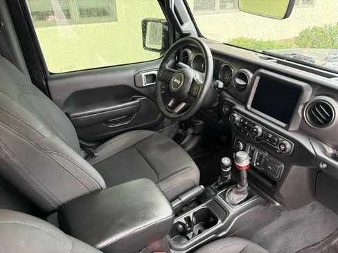 Used 2022 Jeep Wrangler Sport AWD/4WD image 16