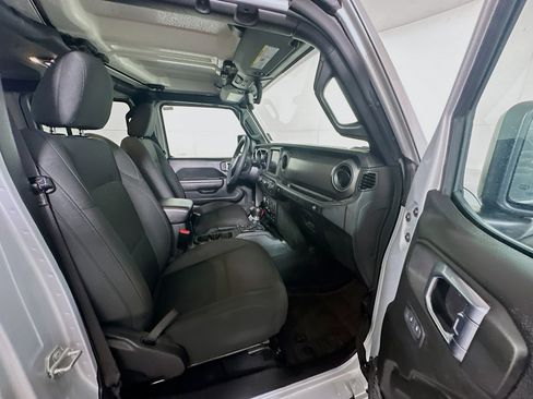 Used 2023 Jeep Wrangler Willys image 29