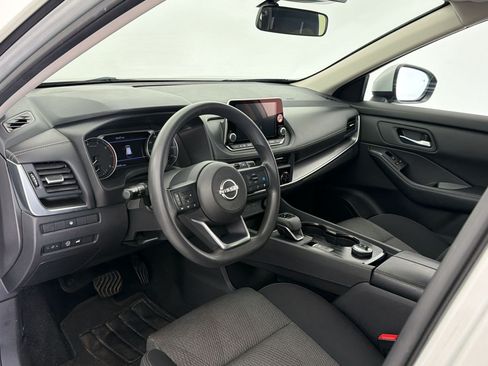 Used 2024 Nissan Rogue SV AWD/4WD image 4