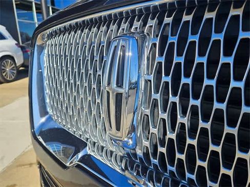 Used 2019 Lincoln Navigator L Reserve image 10