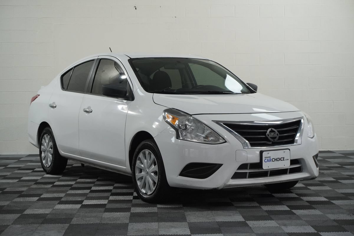 Used 2018 Nissan Versa SV FWD image 8