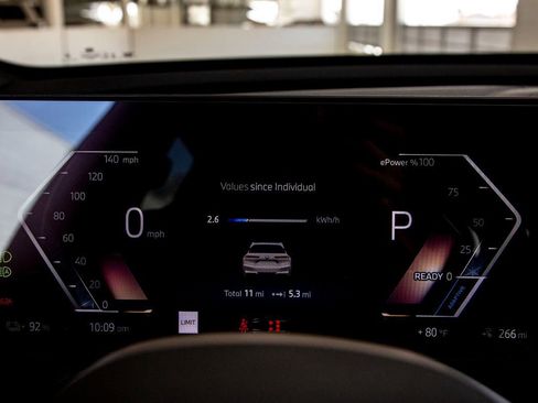 Used 2026 BMW iX xDrive45 w/ Premium Package image 10