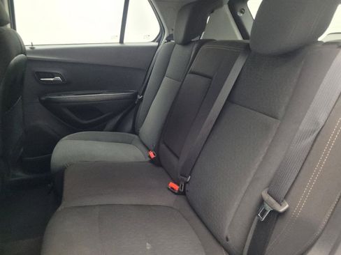 Used 2019 Chevrolet Trax LS AWD/4WD image 18
