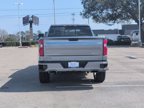 Used 2021 Chevrolet Silverado 1500 High Country w/ Technology Package image 4